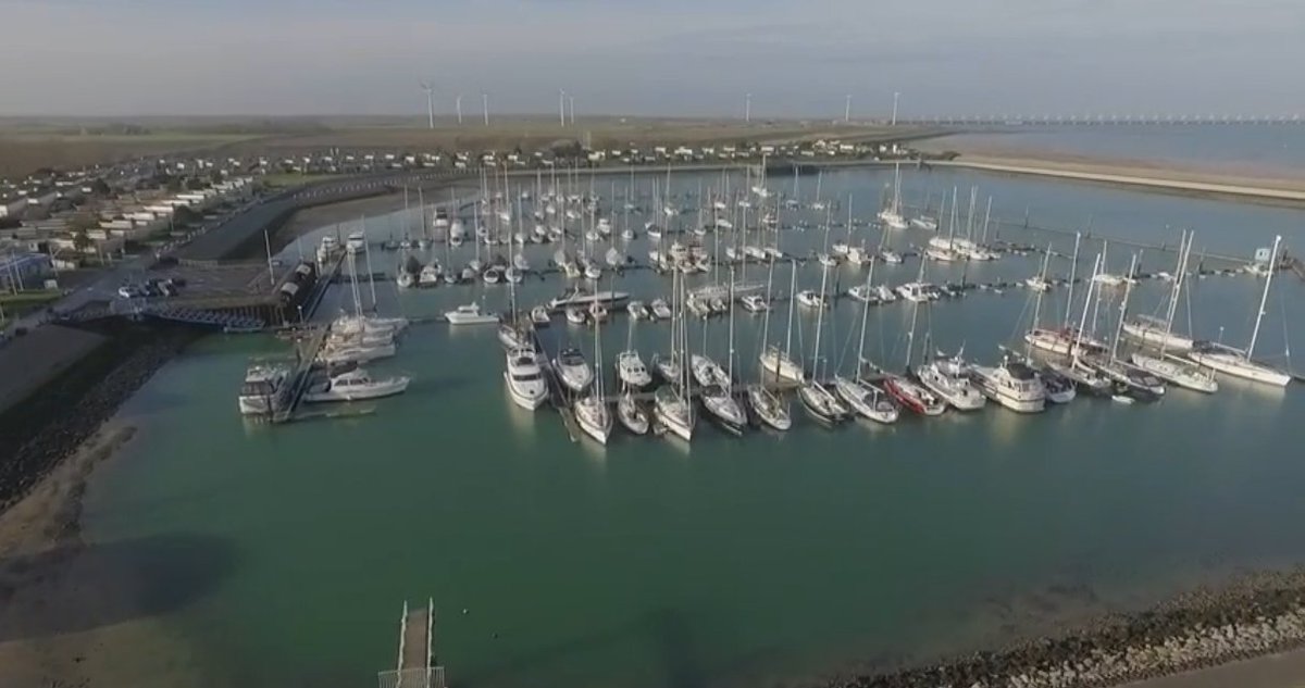 Steigers bij Roompot Yachtservice Marina in beeld bij NV Nederland   bit.ly/1WndVxX