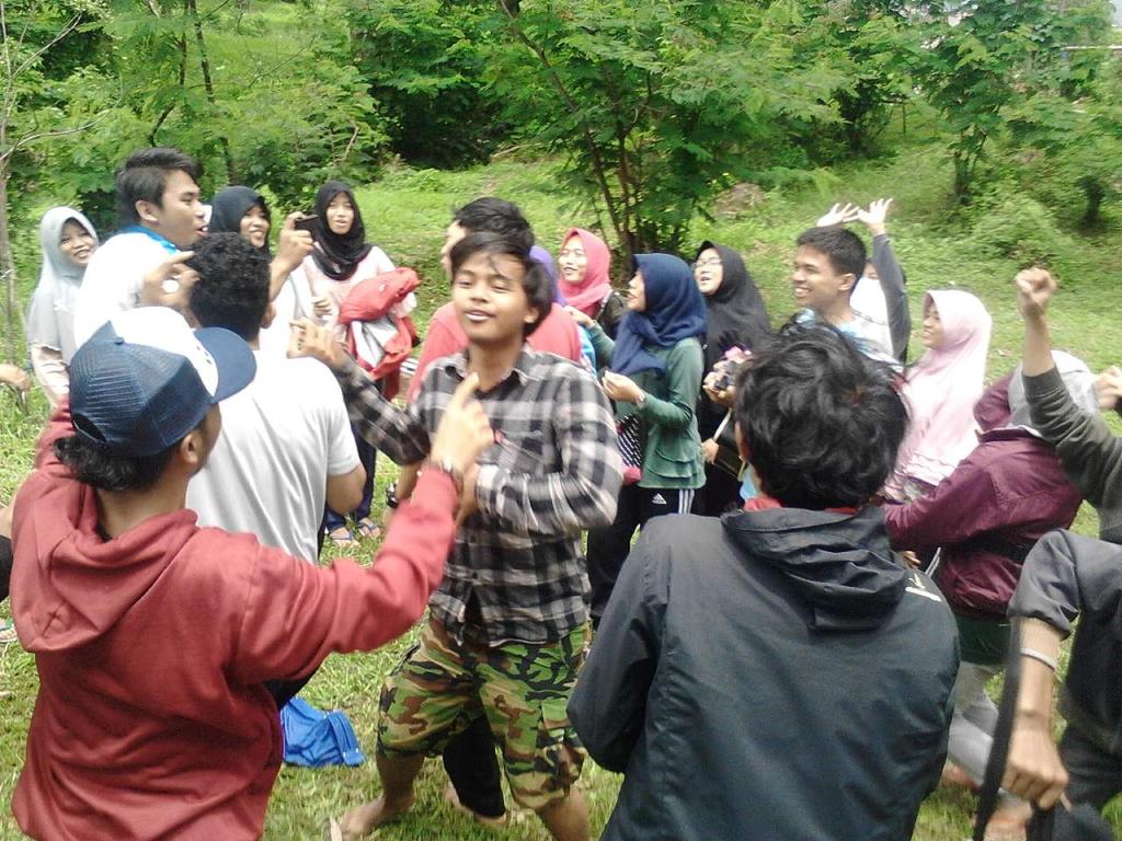 rhabadriyah's tweet photo. Seperti kata2 yg selalu dibilang hanif 'kita itu bukan teman, kita keluarga.' And I love my second family. https://t.co/hIo0OCkoQ7