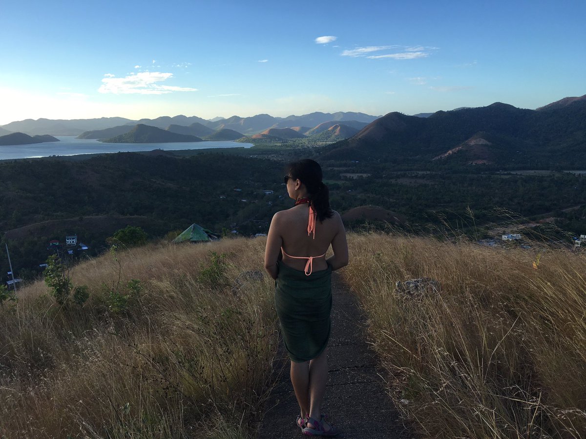 leighmariede's tweet photo. Gentle breeze making me feel the  rapport is in the arms of the nature. Yeah I am alone. And I know am good on it. https://t.co/w4Xu7FkBBQ