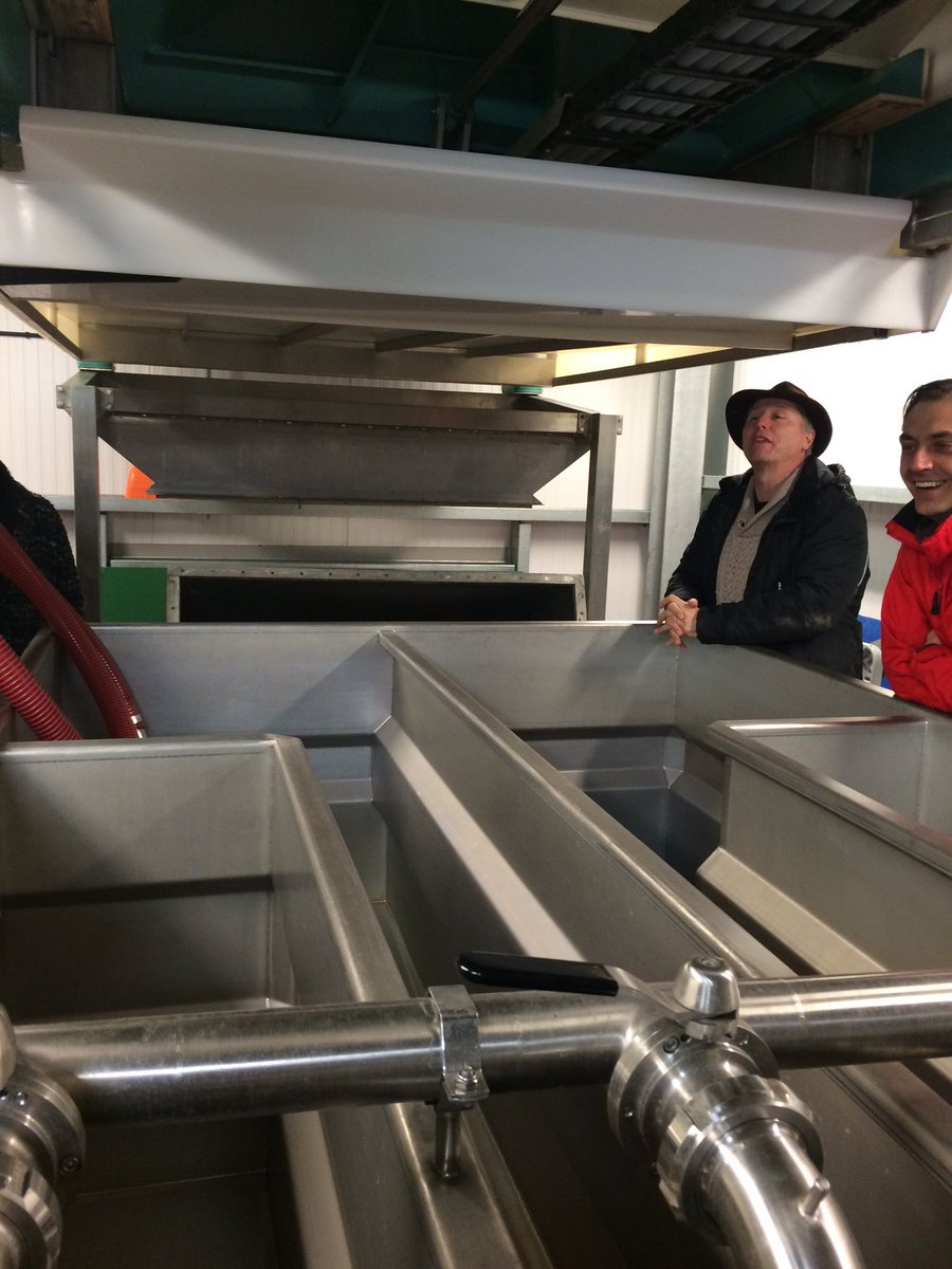 littlebedwyn's tweet image. Thank you Ian Kellet @Hambledonwine for a fascinating explanation on the perfect bubble @provencom @GlassOfBubbly