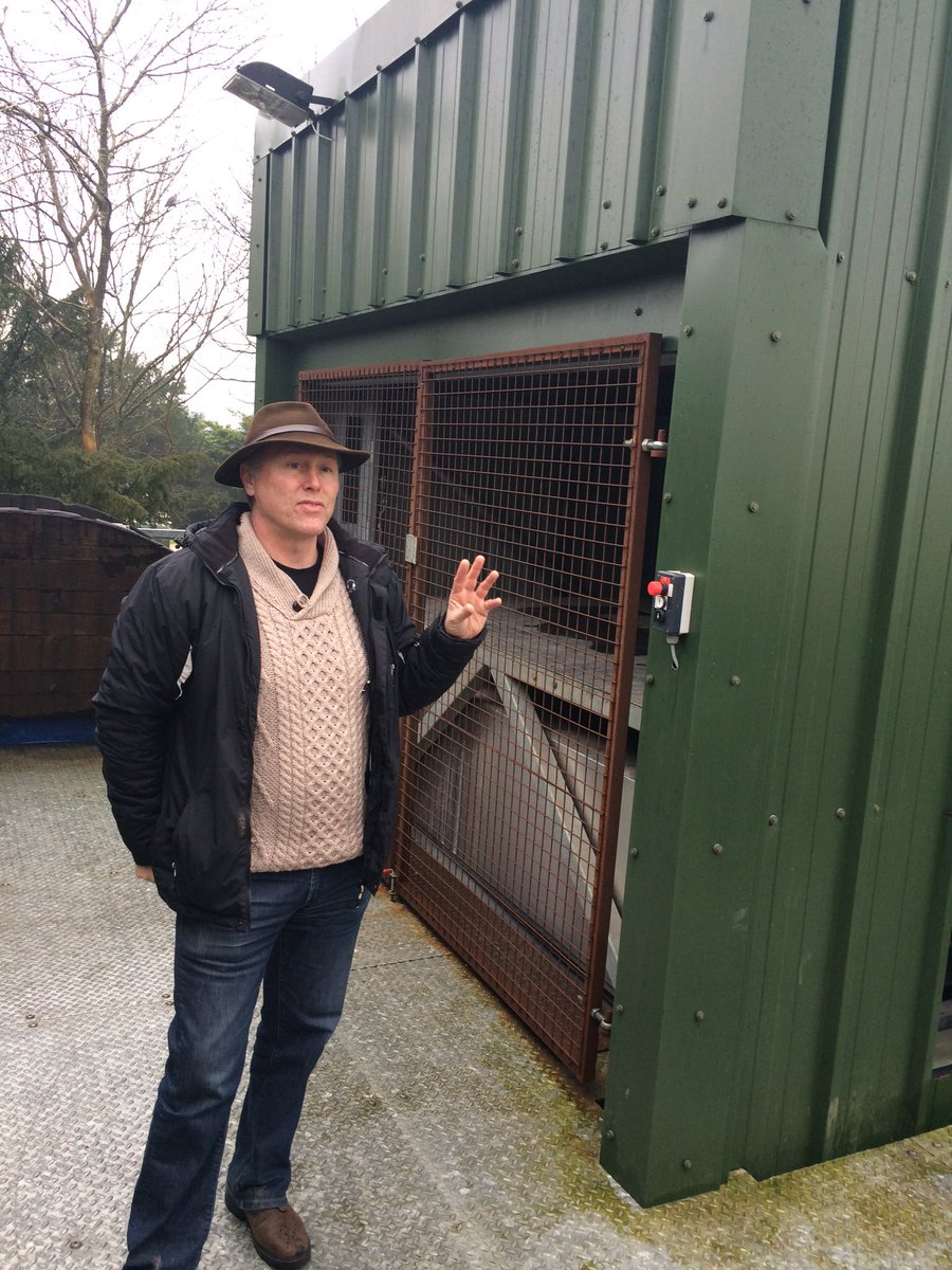 littlebedwyn's tweet image. Thank you Ian Kellet @Hambledonwine for a fascinating explanation on the perfect bubble @provencom @GlassOfBubbly