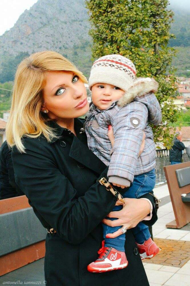 Me lo strapazzo di baci.. Pazza del #bimbi ovunque. Loro sono la nostra #speranza #Foglianise <a href="/AntoIannu/">Antonella Iannuzzi</a> 😊