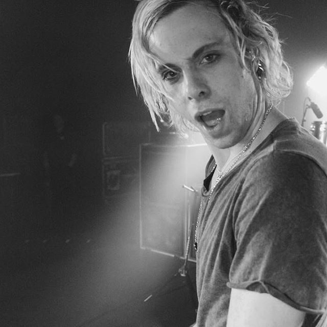 ValeR5family1's tweet photo. Soy Rikerlove y #TEAMRIKERANTHONYLYNCH https://t.co/i8kogr1MEA