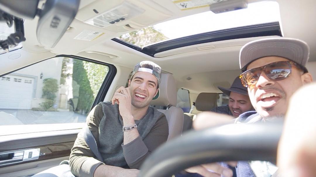LaFamJenky_And's tweet photo. Insta by encabinados
@jencarlosmusic &amp; @maffio 🚗🚗🚗💥 representado en #Encabinados  #Boom 
Are you ready for this? https://t.co/7fK0q7pNkD