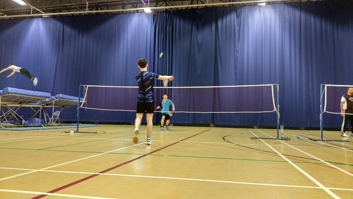 UOG_Badders's tweet photo. Singles training at GL1 tonight. Countdown for Varsity! #Worcesterwho #varsity #teamglos https://t.co/KV5jSezB2U