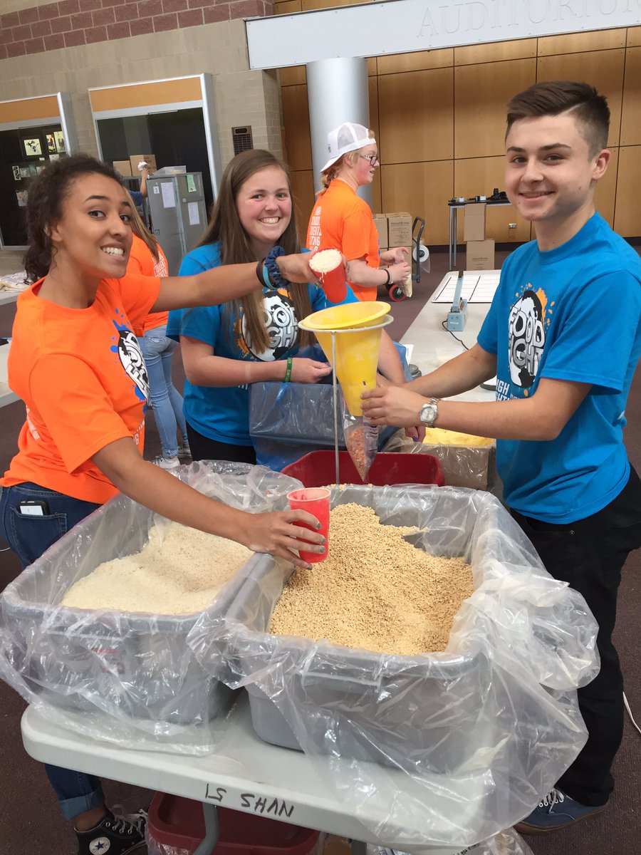 NeuquaFoodFight's tweet photo. We love our Food Fight members! #WeFightWorldHunger https://t.co/a2mQJSP8An
