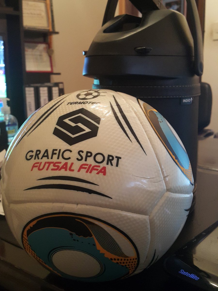 gonzalezzelada's tweet photo. RT: Y GANATE ESTA PELOTA DE FUTSAL REGLAMENTARIA PARA JUGAR ENTRE LOS AMIGOS DE TITULAR, SORTEAMOS A LAS 17HS HOY. https://t.co/s699hzgI4Z
