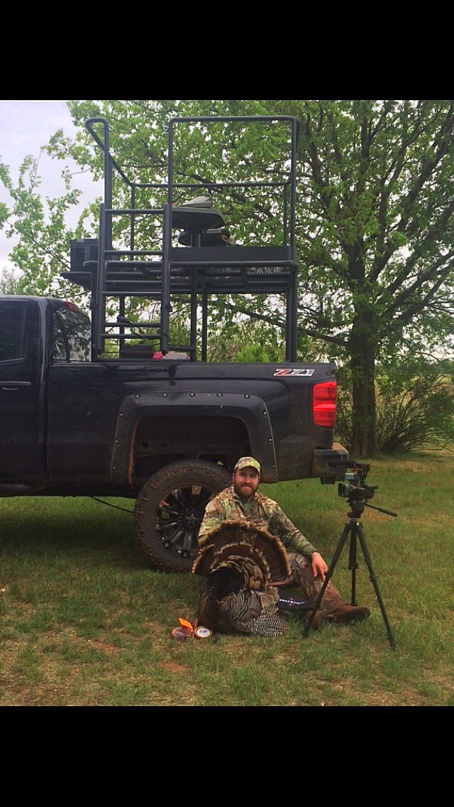 WOTOHUNTS's tweet photo. Bird down! WESTERNOKLAHOMATROPHYOUTFITTERS @EagleMTX  @BroadsideCamo https://t.co/oHIKY4dPfw