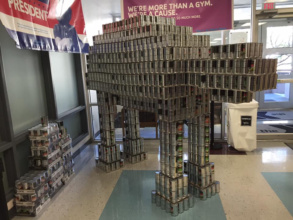 AshleyAReports's tweet photo. How awesome are these #Canstructions? Vote for you favorite here! https://t.co/YmGoVeEgBF https://t.co/kNIWK3PKEt