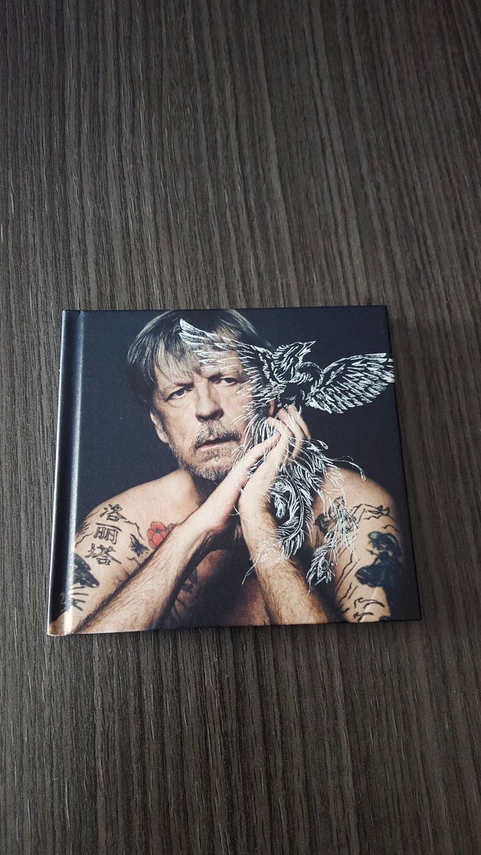 giovannangeli2's tweet photo. @renaudofficiel trop contente d'avoir eu ce magnifique album ! !!!! https://t.co/RCx9FS8Qwl