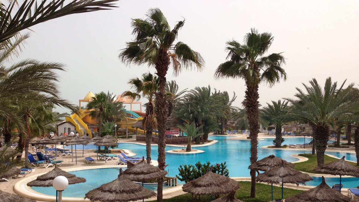 С 18 мая летаем в Тунис из #Белгород'а на остров Джерба.
Там круто! Проверял лично!)