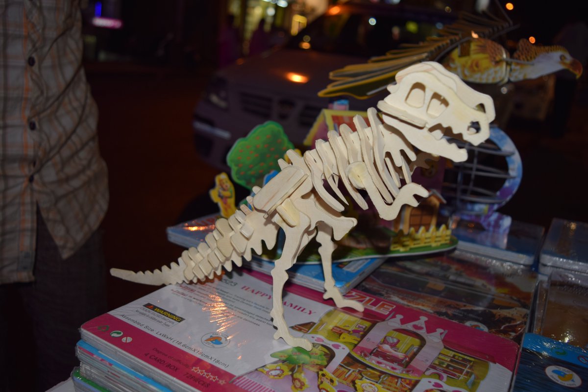deekhawa's tweet photo. An Eagle and a Dinosaur puzzle game for kids in Bangalore. Pix by @VikramKapoorGRK All Rights Rsvd! @Author55 https://t.co/fF1RuQ6ukB