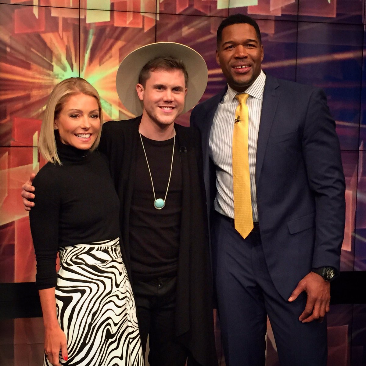 The last #AmericanIdol winner #TrentHarmon! #KellyandMichael