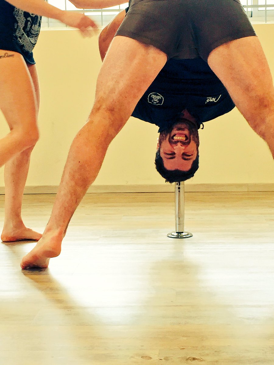 SportDauphinois's tweet photo. #Teaser Tournage d'un Défi De John cet après midi ! Direction Pole Dance Grenoble !!! #DDJ https://t.co/BsoY7hqpvR