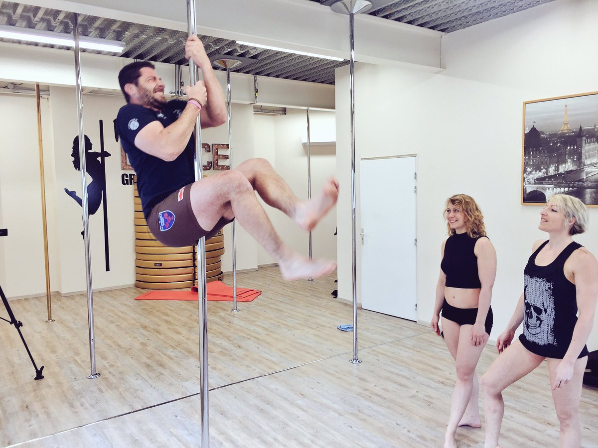 SportDauphinois's tweet photo. #Teaser Tournage d'un Défi De John cet après midi ! Direction Pole Dance Grenoble !!! #DDJ https://t.co/BsoY7hqpvR