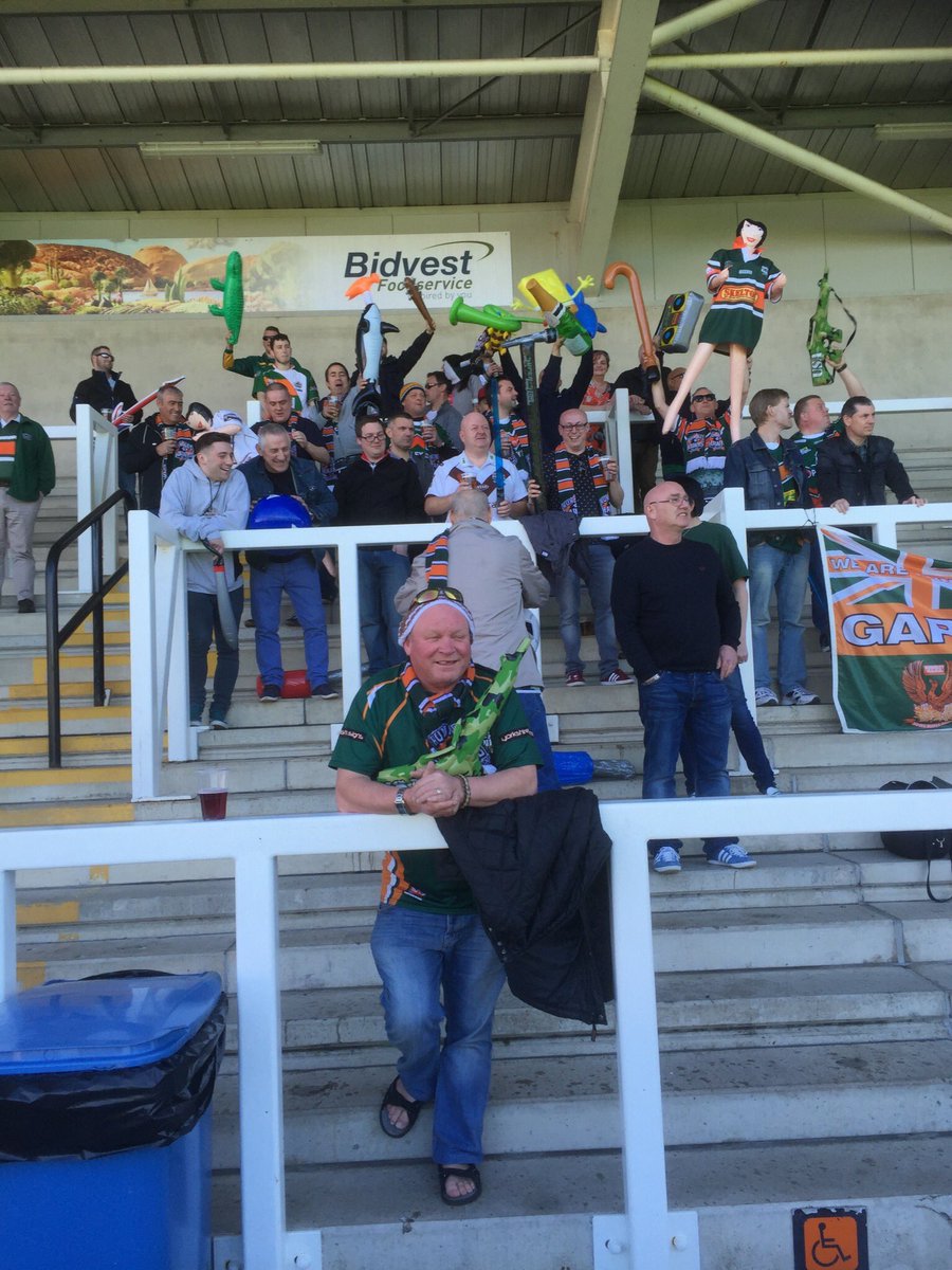 GazEvans03's tweet photo. @HunsletHawksRL Best supporters in the Rugby League! #inflatablearmy https://t.co/CNrT5RlyrW