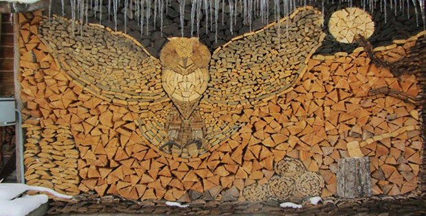 Distinctboxes's tweet image. Amazing Log Stores made by the artist Gary Tallman, who is well known for his wooden art depicting owls.
