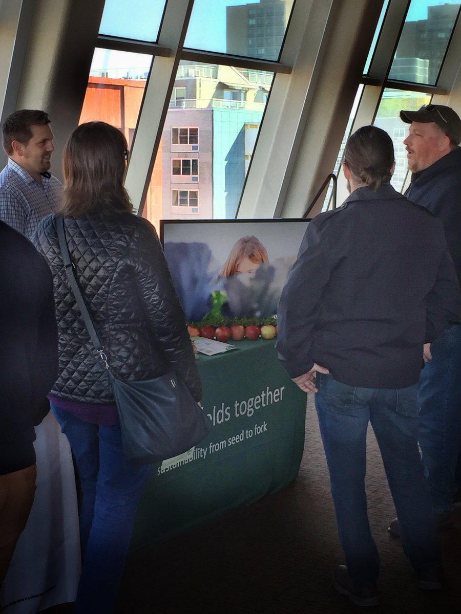 GFT2day's tweet image. At #chefsummit16 at #nyu speaking with chefs about the power of a sustainable supply chain from seed to fork!