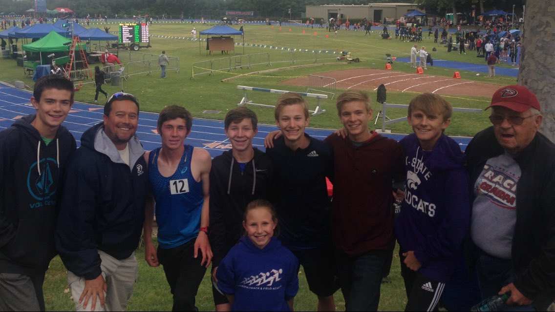 will_rj_'s tweet image. Congrats to my boy Nic Caruso for running his 1500m in 3:59.30 🏃💨⚡️@PinnacleTrack