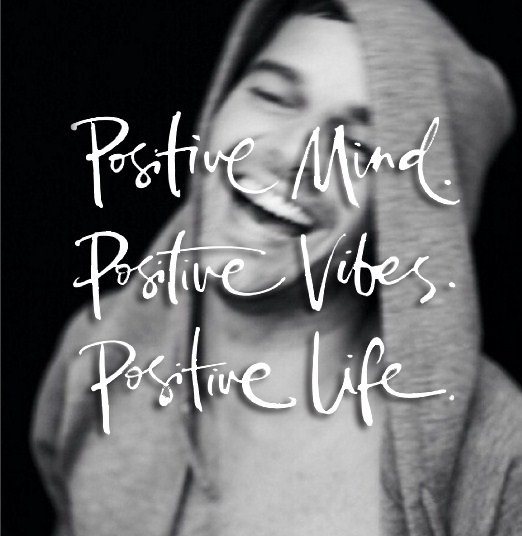 RMwebteam's tweet photo. Happy week for all our #SexySouls, kisses and laughs! #Mondaymotivation https://t.co/emw0mZplTI