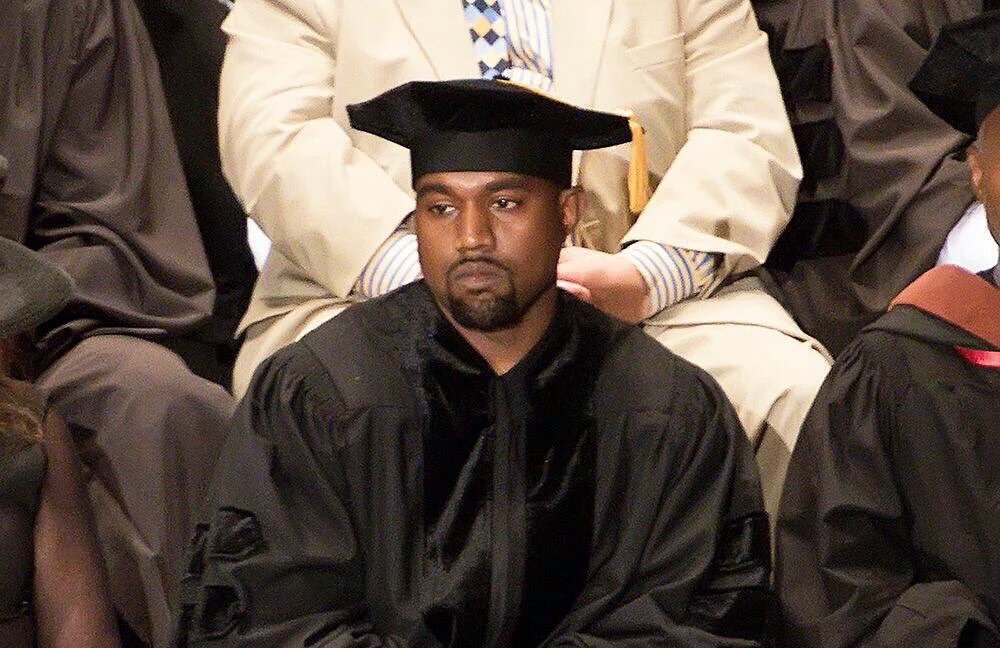 DrMazzEN's tweet photo. When you graduating and someone mentions that your line of work doesn't pay. https://t.co/Ue0HjKUwL4