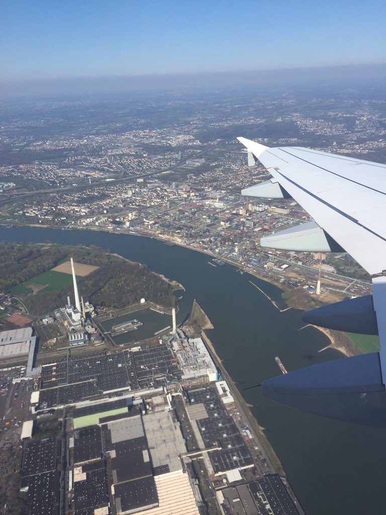 fhasemann's tweet photo. Nice SE Turn over cologne on way to #BWFpS thx @eurowings for 10 minutes earlier https://t.co/ujctJgV8U4