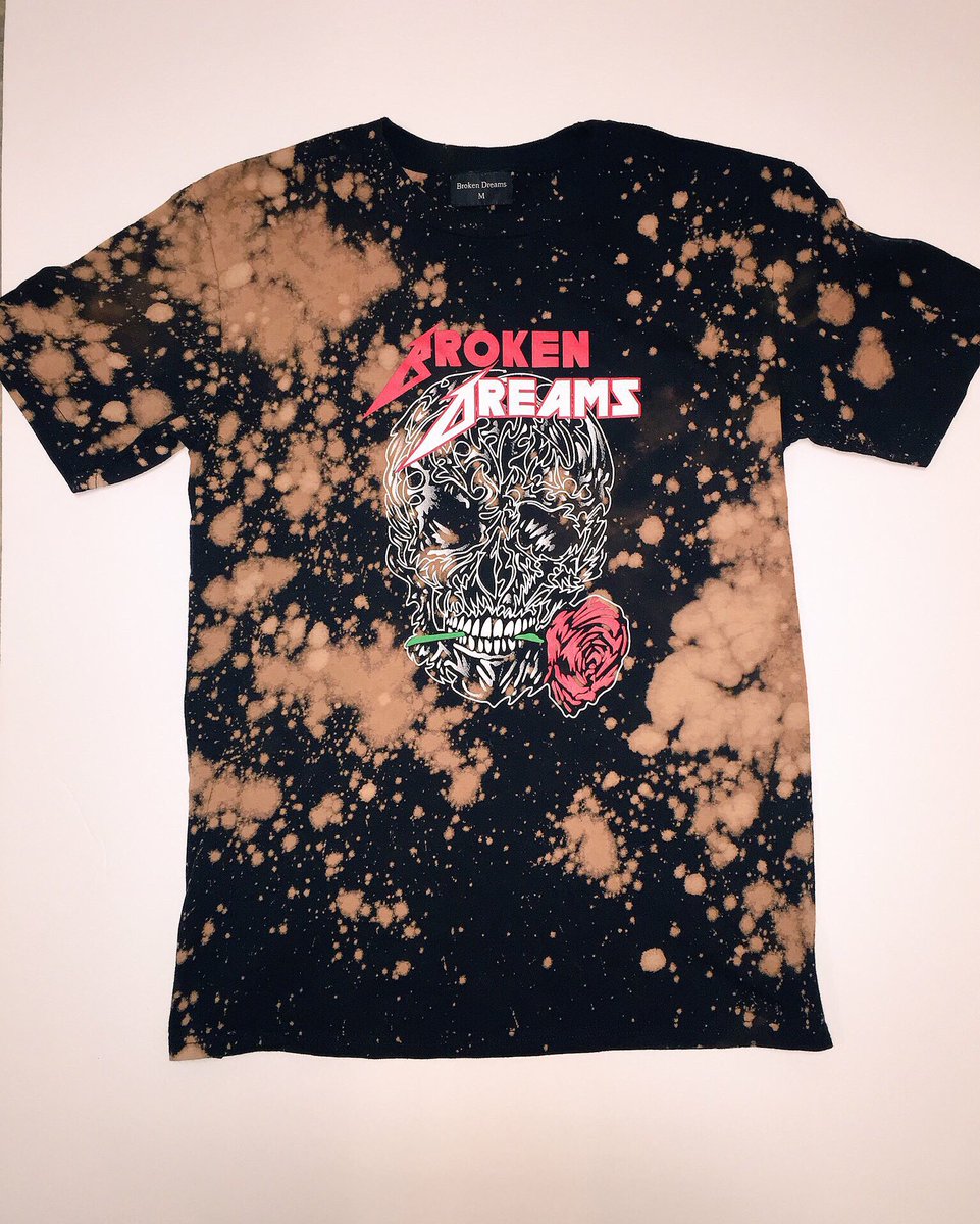 _YoungGamble's tweet photo. 💀🌹 Bleached Tee | https://t.co/Wq96ISN9HG #Fashion #BleachedTee #Dreams #Dope #Streetwear #VintageStyle https://t.co/0HX3lay6lV