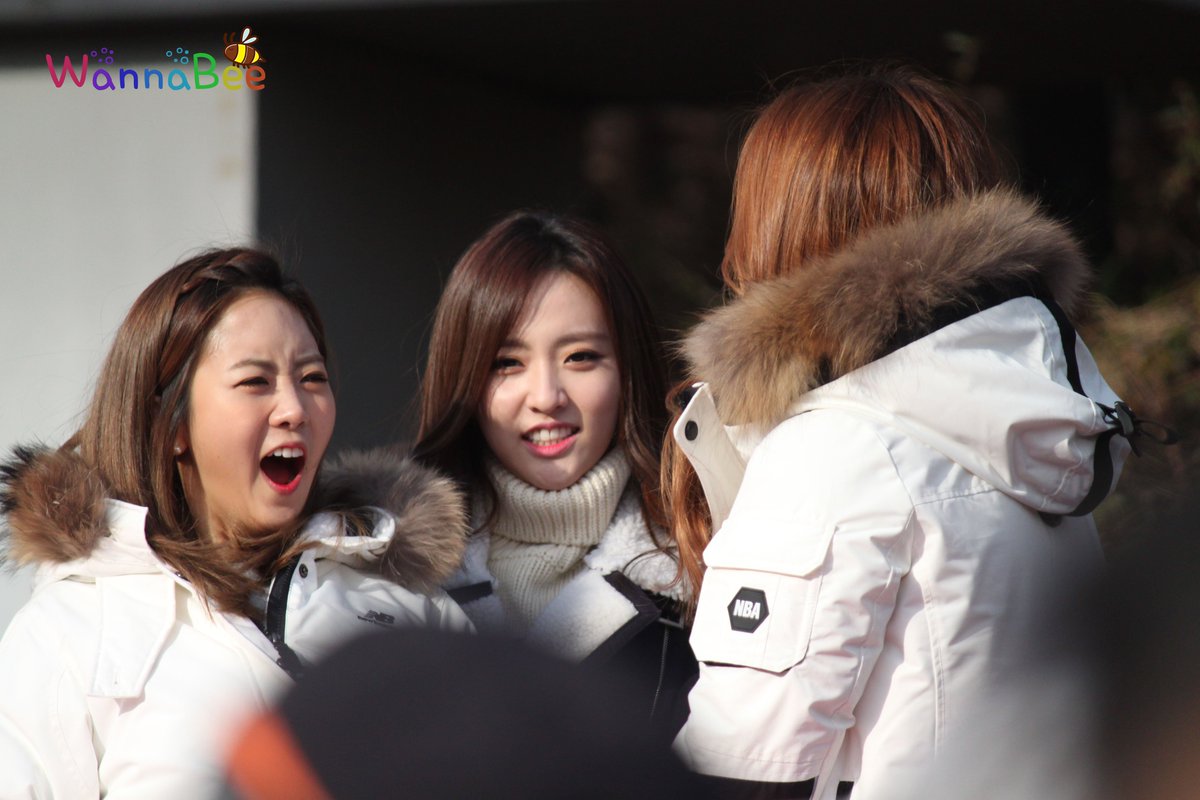 ynb_sophy94's tweet photo. 151206 더팩트 시즌마감 마라톤 직찍 #베스티 #BESTie #유지 #UJI #해령 #HAERYEONG #혜연 #HYEYEON 
https://t.co/ox3Ym1tfz4 https://t.co/4JqgXX37jO