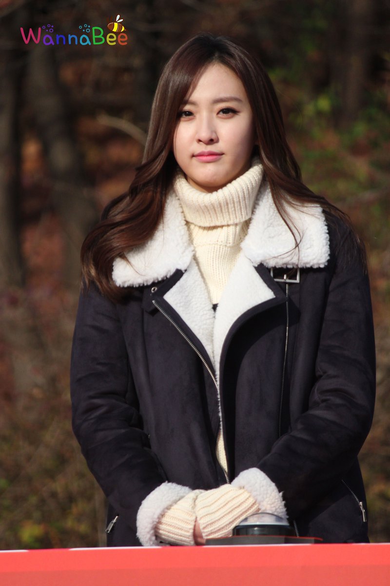 ynb_sophy94's tweet photo. 151206 더팩트 시즌마감 마라톤 직찍 #베스티 #BESTie #해령 #HAERYEONG @BESTie_HR 
https://t.co/PMuBRAtPJ2 https://t.co/0FQl7MMb9J
