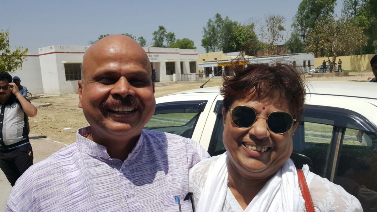 Prasanna_Trust's tweet photo. #Stalwarts of #UPChapter of #PrasannaTrust... #BalakrishnaMishra & #DrChandra...initiator of social service projects https://t.co/xhpubNftAG