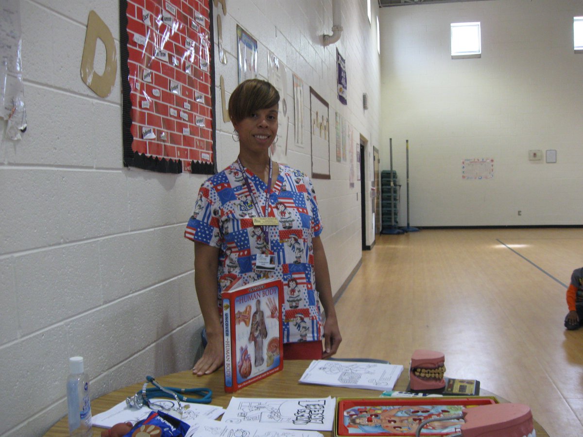 CliftondaleES's tweet photo. A successful career day @CliftondaleES ! https://t.co/pMdOIza4Qg