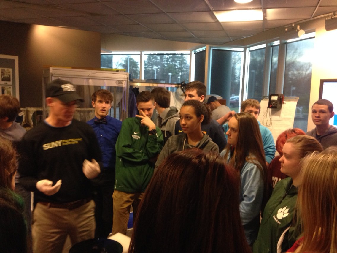 MrsHahnscience's tweet photo. Nanotechnology day #paws4wolverines https://t.co/xf7HrqbEY5