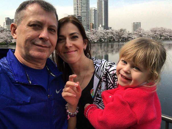 walking_beetles's tweet photo. Семья - самое главное! / Family is the most important thing in the world! #family #Japan #Tokyo #kid #child https://t.co/pzNdc8vtkS