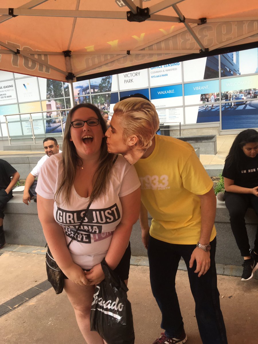 JennaCheyANN's tweet photo. My Bieber night! NOTHING could ever top me seeing him!!! My world, Believe, and now #Purposetourdallas!!! I love him https://t.co/HPK1rhfgN1