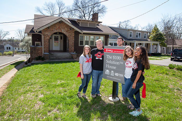 wkunews's tweet photo. Students open $100 Solution House for free monthly meals. @THDSH_WKU @wkualivecenter… https://t.co/VqfKsMXlo3 https://t.co/dCLErkE3Q2