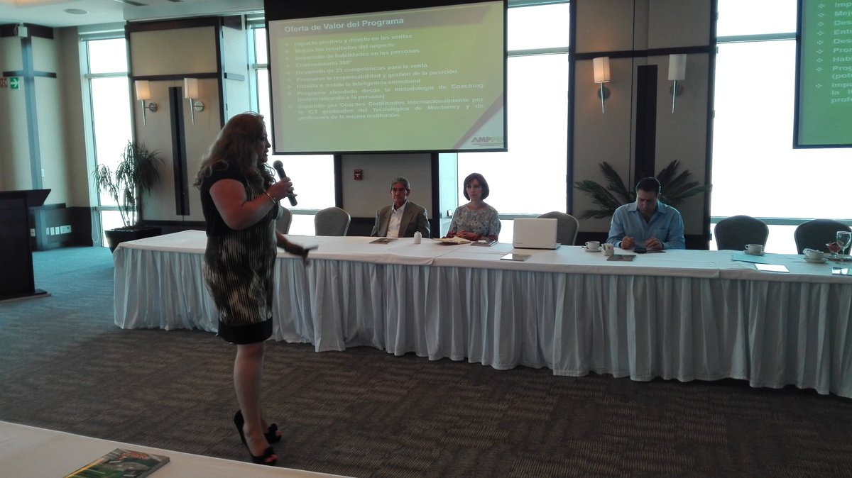 AmpproMx's tweet photo. Lic. Claudia González, presentación del programa de capacitación desarrollo de #amppro https://t.co/qmBuJDJuBS