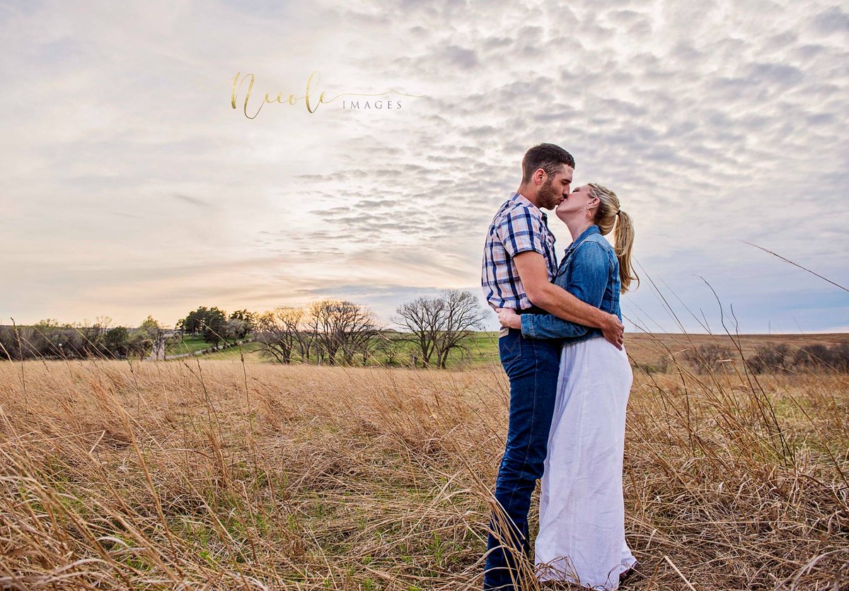 NicoleImages's tweet photo. #lincolnnebraskaphotographer #nebraskaphotographer #nebraskaweddingphotographer #nebraskaengagementphotography https://t.co/DaCbrT4kH4
