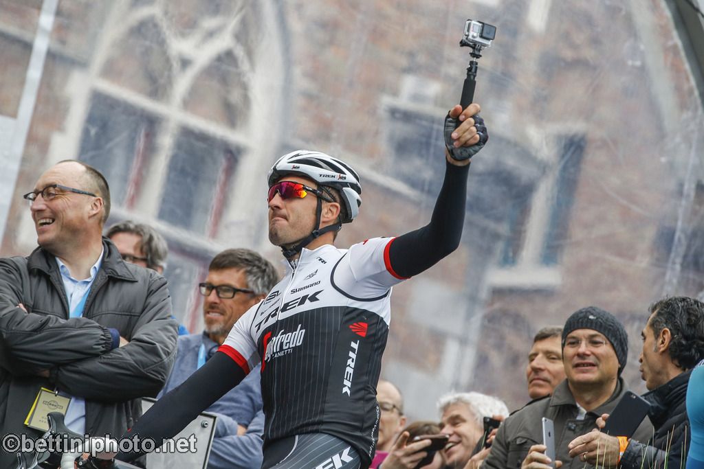 DirettaCiclismo's tweet photo. Trek-Segafredo, Yaroslav #Popovych appende la bicicletta al chiodo. Sarà DS della squadra https://t.co/sQSoFGWSuw https://t.co/pgkJjZiS0c
