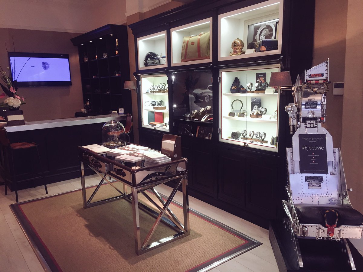 PlaneOldBen's tweet photo. Lovely quick trip to @BremontMayfair! @BremontMilitary @Bremont #ejectme https://t.co/TkAstoyB3P