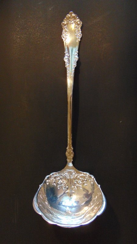 _ave49's tweet photo. SILVER RENAISSANCE 1971 by 1847 Rogers Bros.GRAVY LADLE 6 1/2" https://t.co/lxwrDeMiFW via @eBay https://t.co/gMQlYfBkpC
