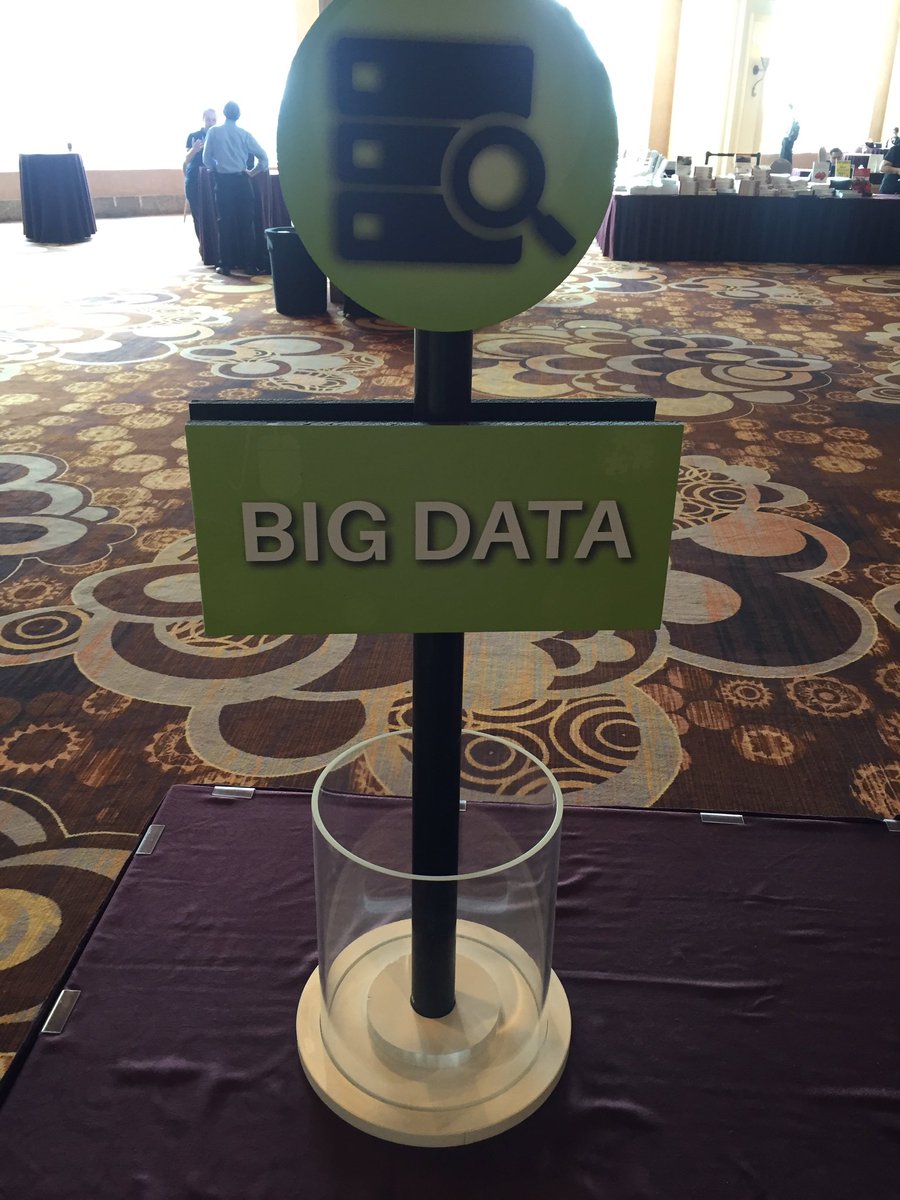 mRainey's tweet photo. It seems everyone is doing #BigData at #C16LV. Buttons are all gone! https://t.co/fLUg6EZcRj