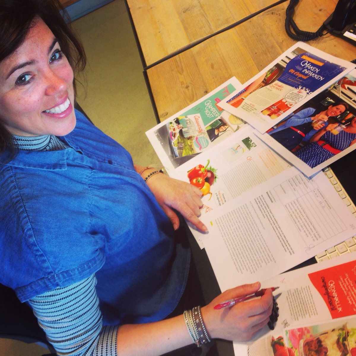 We zijn al druk bezig met de #vormgeving van 't vakantieboek van <a href="/landleven/">Vakantiehuis Landleven</a>. Van de #zomer is deze verkrijgbaar!