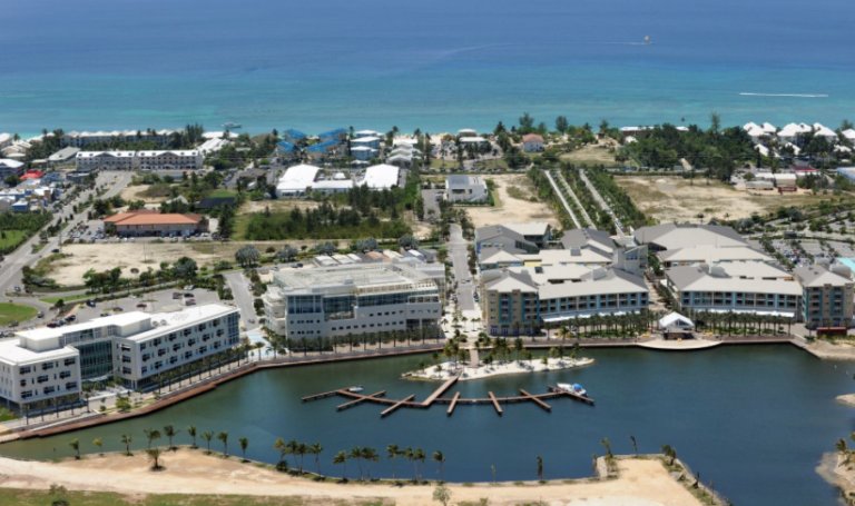 CaymanGreenTech's tweet photo. CAMANA BAY, Block 5 North Estimated Annual Production: 174.9 MWh
104.88 kW DC System 
(304) SunPower 345w Modules https://t.co/SUxtLHrPFb