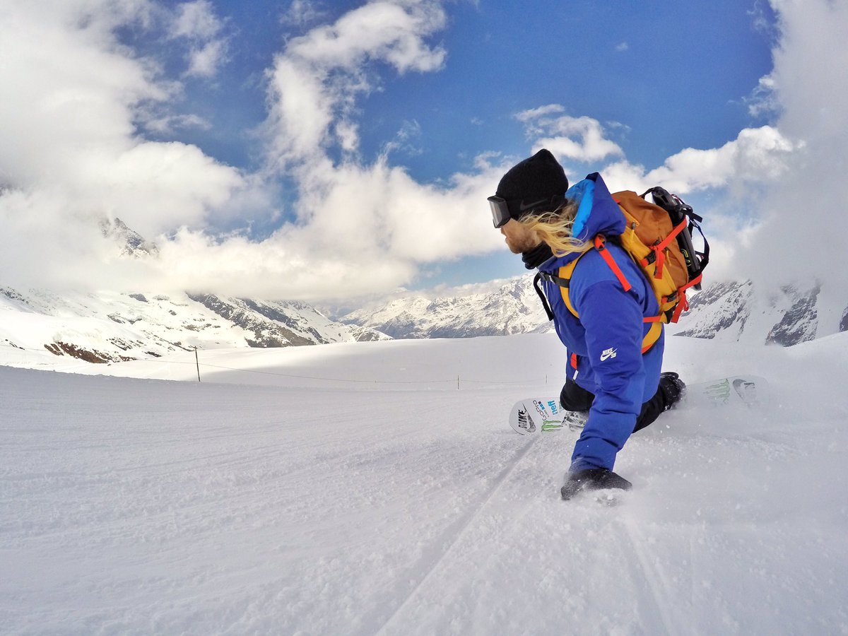 sagekotsenburg's tweet photo. Cruising down after getting some pow this morning! @GoPro https://t.co/S05lf4b8kd