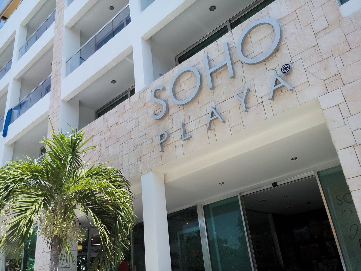 PdelCarmenTV's tweet photo. En #SohoHotelPlaya gozando el estilo cosmopolita en #PlayaDelCarmen 🌴🍹🍤😍 @darosvacations @QuienTVCancun @EnjoyRuta https://t.co/3hyQOHXsE3