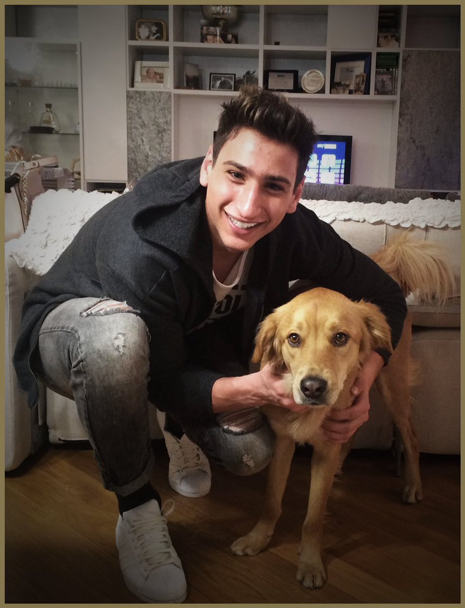 acmilan's tweet photo. Happy #NationalPetDay to all the pets we love and we loved! 🐶🐱🦄🇺🇸
Get them our accessories! https://t.co/h8ipf8Zf3h https://t.co/nPhtVO9LvO