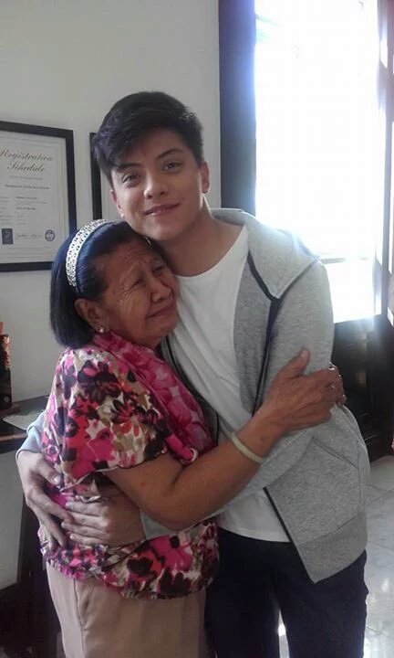 TheOneTGAwayyy's tweet image. Girl na nag open letter, sana tinularan mo si Lola #goalz magka solo pic w/ Kath&amp;amp;Daniel.Tyaga at dasal lang talaga.💙