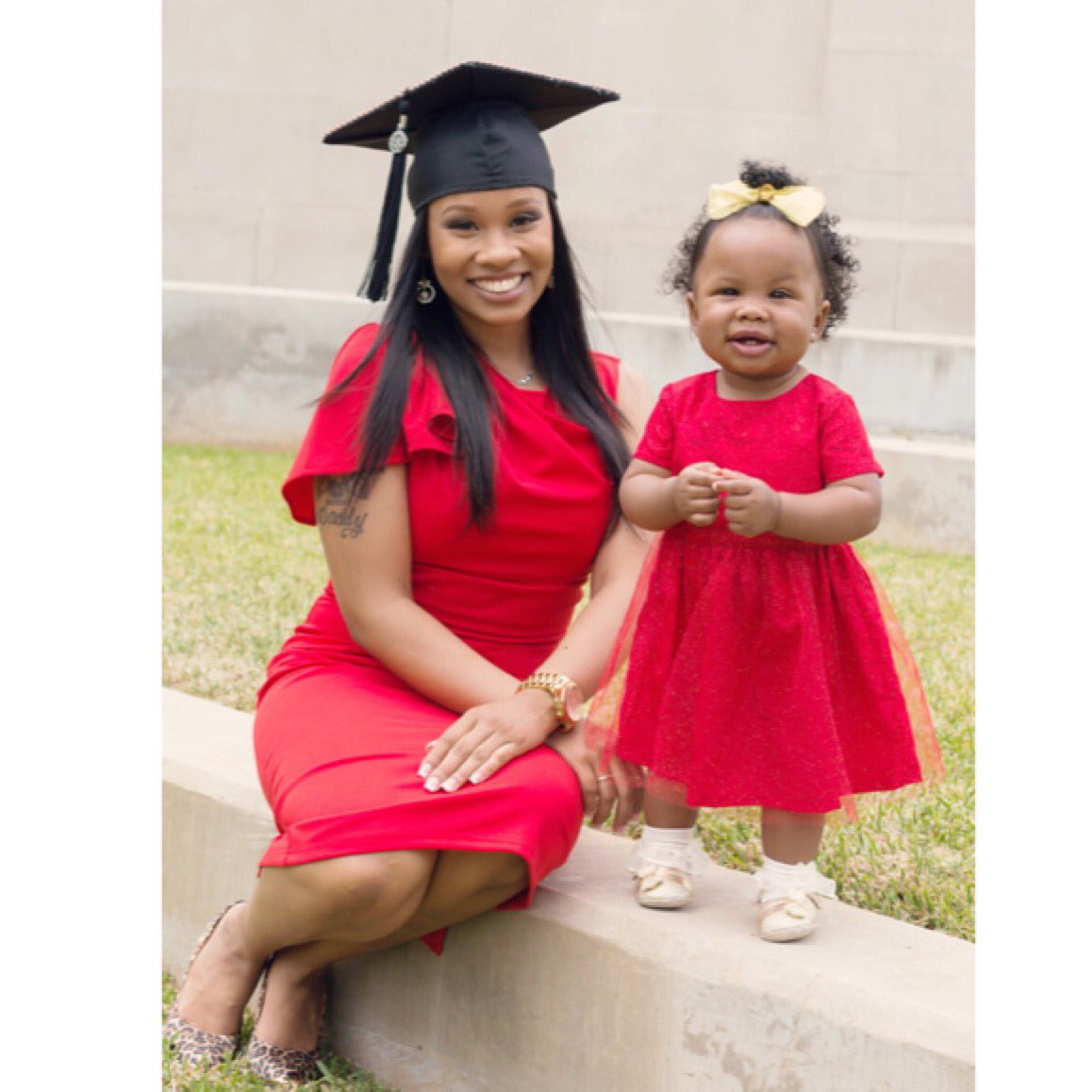 PrettiLil_Rican's tweet photo. Plenty may have thought this little face would keep me from reaching this milestone...my reason to keep going❤️🎓 https://t.co/WjKAXSxY66