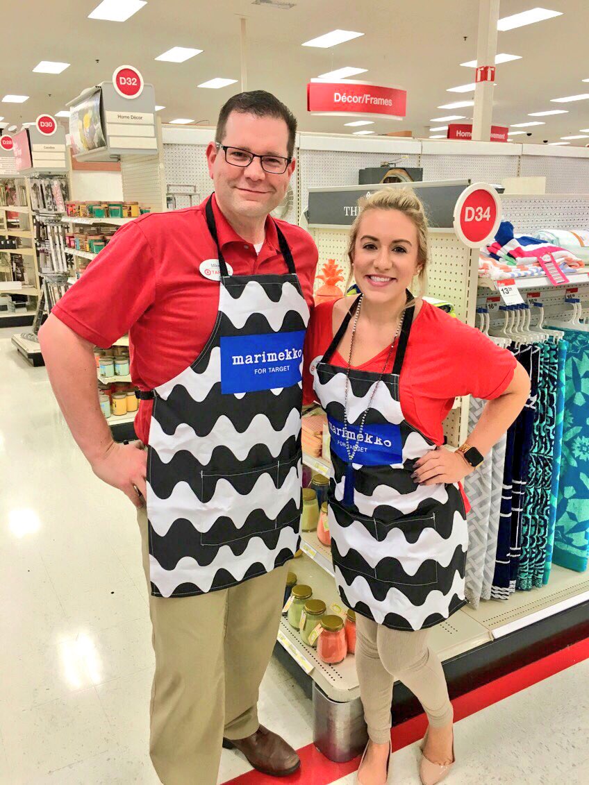 melanieVML's tweet photo. Rocking our #MarimekkoForTarget @Target @TargetStyle @mike_fwtx https://t.co/kFgeBtWSto