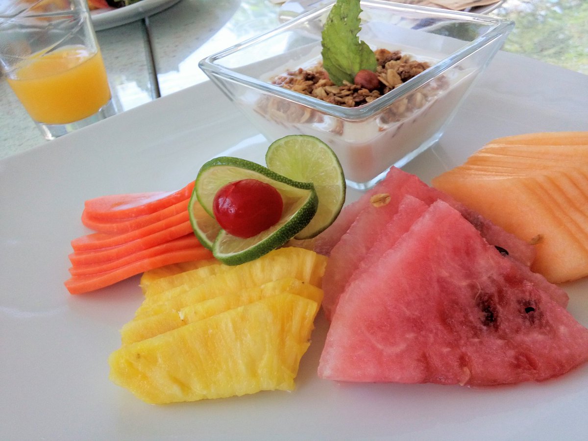 PdelCarmenTV's tweet photo. Sabían que #SerLocalTieneSusVentajas? Desayunando delicioso #SohoPlayaHotel @darosvacations @Be_Alliance @EnjoyRuta https://t.co/Qq5mNSRirj